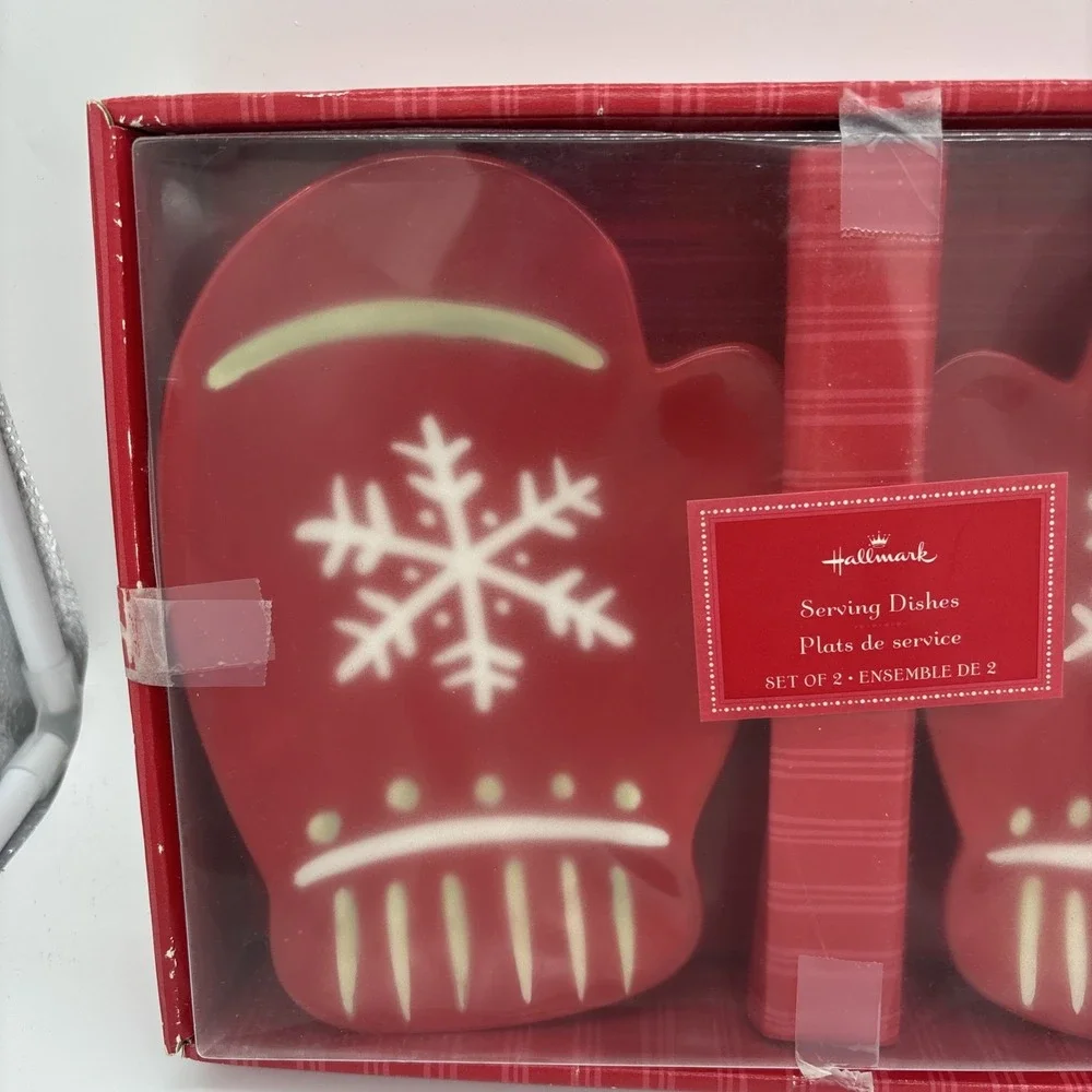 Hallmark Red Mittens Serving Dishes  8‎ 1/4